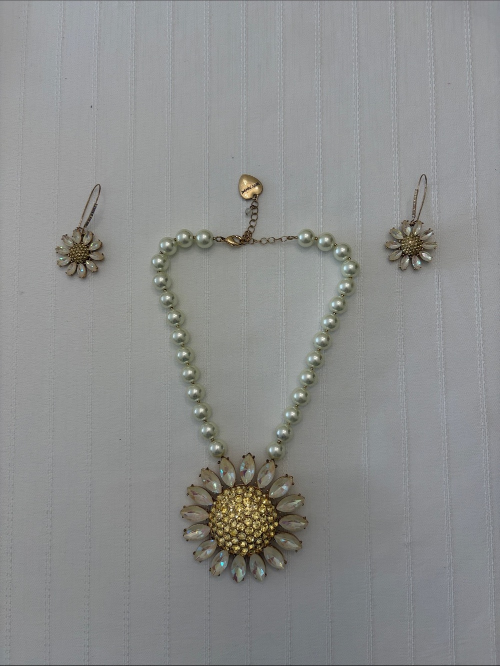 Betsey Johnson Gold and White Pearl Sunflower Necklace with Earrings